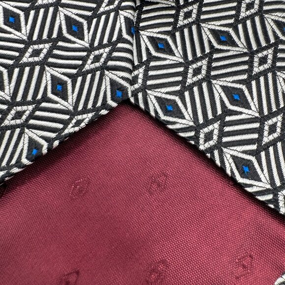 Georffery Beene Silk Abstract Tie โ Black, Silver, Blue Modern Made in USA - Picture 3 of 7